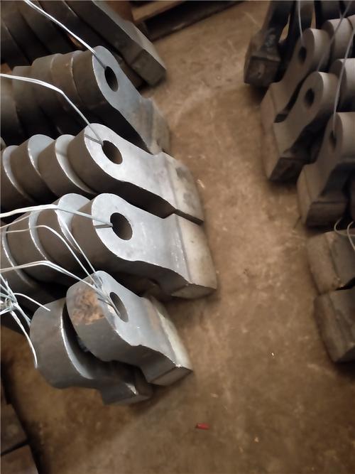尊炫鑄造超強(qiáng)耐磨錘頭高錳鋼破碎機(jī)錘頭雙金屬復(fù)合錘頭